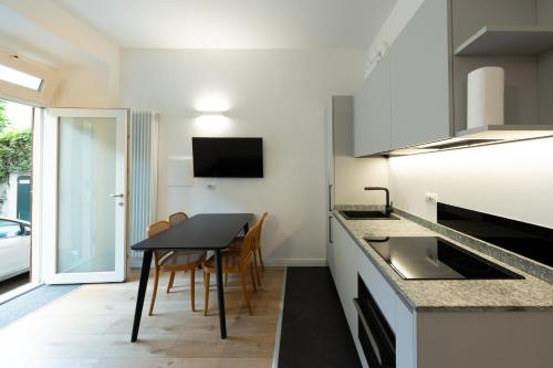 Cernobbio Center - Modern Apartment with Parking