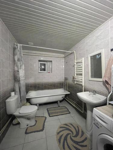 Bugu Too Guest House in Shabdan