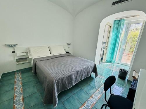 1 double bed, 2 bunk beds