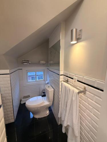 Bathroom, Luxury private family suite in quiet house in Queens