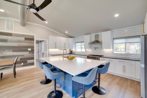 On-Site Dock & Ramp: 3-Unit Escape on Lake Fork! in Gantera