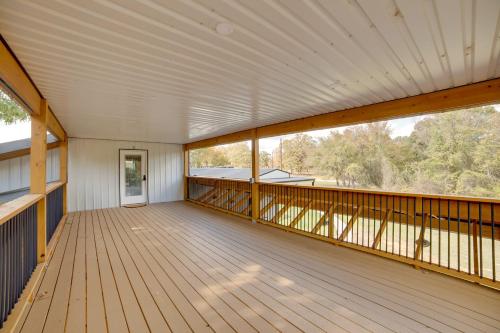 On-Site Dock & Ramp: 3-Unit Escape on Lake Fork! in Gantera