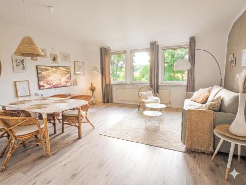 INIKAMA - Bohemian Apartment im Grünen in Rosengarten, Deutschland