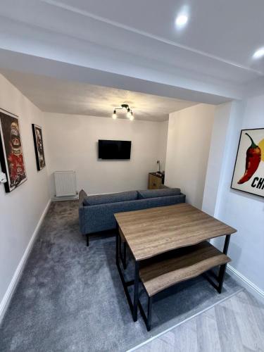 Modern House - Parking - Leisure - Professional gîte à louer Neston