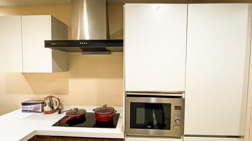 Gold Crest Dha Phase 4 Maison Noir City View 2 Bed Furnished Hotel Apartments Lahore - image 11