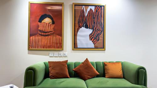 Gold Crest Dha Phase 4 Maison Noir City View 2 Bed Furnished Hotel Apartments Lahore - image 12