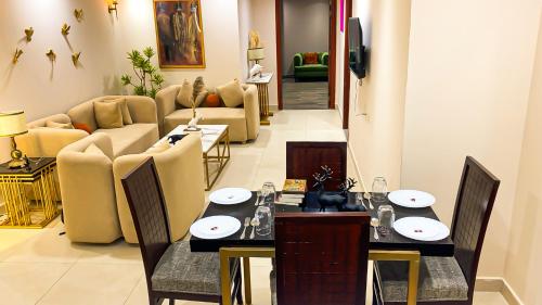 Gold Crest Maison Noir Furnished Apartment DHA PH4