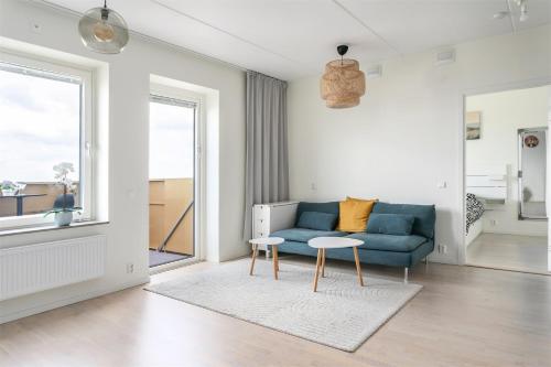 Mini penthouse with Lake View and Great Sunset in Järfälla