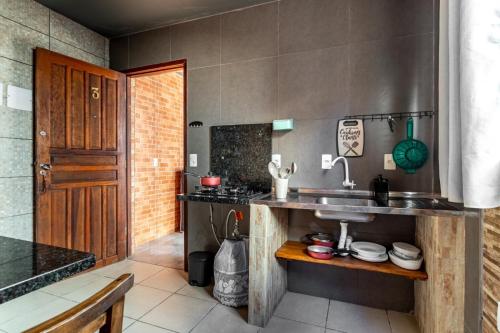 Kitchen, Casa em Coqueiros Wi-Fi rapido e preco acessivel in Florianopolis