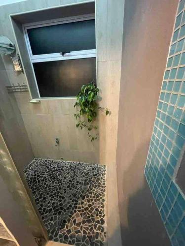 Charming 2-Bedroom en-suite Greenpoint Comfort Meets Convenience - image 7