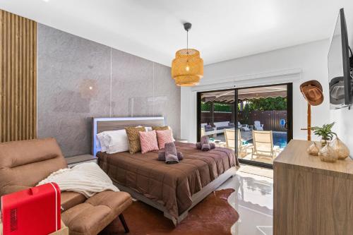 Villa Sunset by Glam Homes in Hialeah (Florida)