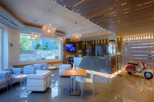 Lobby, Hotel Atilius - Adults Only in Limone sul Garda