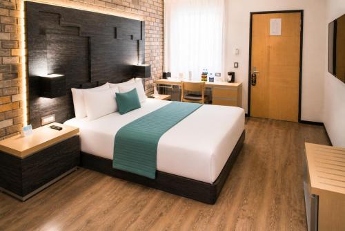 Hotel Punto MX Room Type - Superior Queen Room