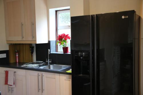 Lilac Bicester-Oxford quiet 3 bedroom house with private parking in Caversfield