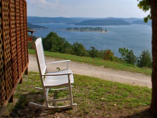 Romantic Couples Suite Nestled in the Ozark Mountains in Arkansas in Lost Bridge Village (AR)
