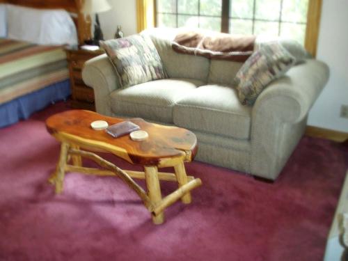 Romantic Couples Suite Nestled in the Ozark Mountains in Arkansas in Lost Bridge Village (AR)