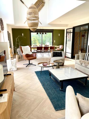 Villa familiale 12pers - 5 chambres - Jardin 2000m2 - 20min Honfleur in Fort-Moville