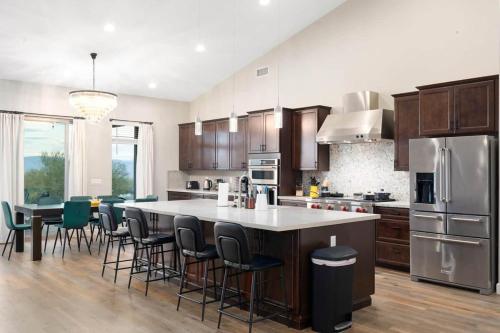 Scottsdale Oasis - Hot tub-Hike-Views-Kids YES! - image 5
