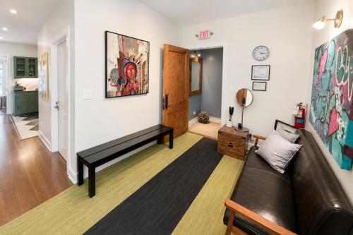 House 5863- Chicagos Premier Bed and Breakfast in Chicago, USA