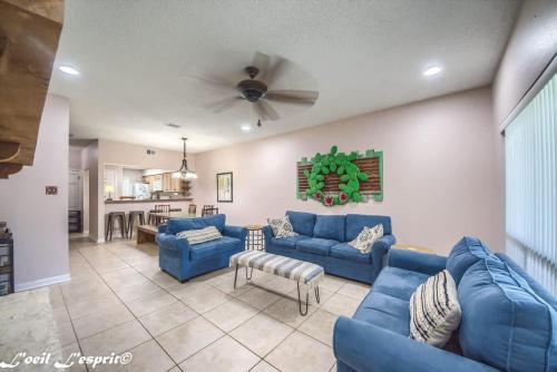 The Iron Cactus Condo on the Comal CW C102 in New Braunfels, USA
