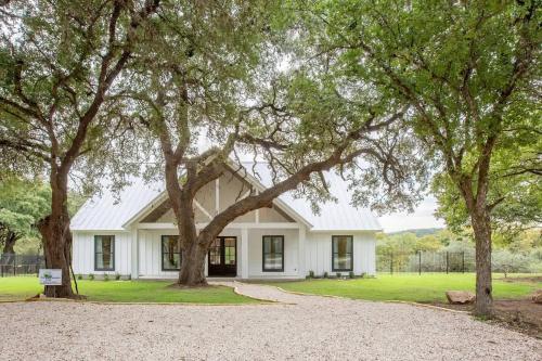 The White House on the Horseshoe in Canyon Lake, USA
