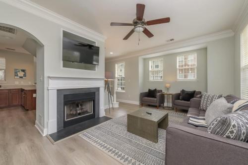 Cozy Corner Townhome in Cornelius, USA