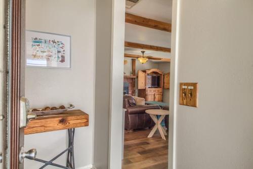 Hondos River Haus RR 1300 in Canyon Lake, USA