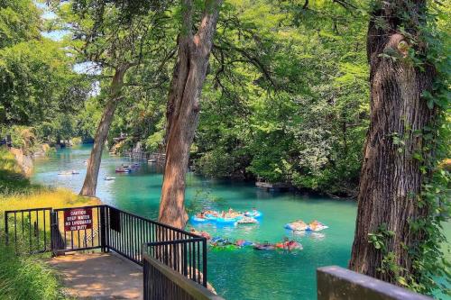CW B216 Tubers Paradise in New Braunfels, USA