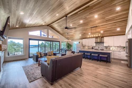 CL 874 Million Dollar View in Canyon Lake, USA