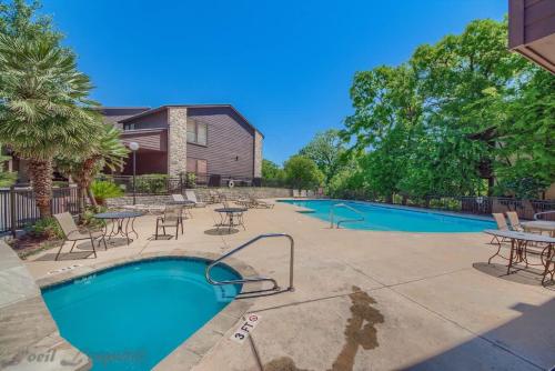 CW B201 Comal Riverbahn Retreat B201 in New Braunfels, USA