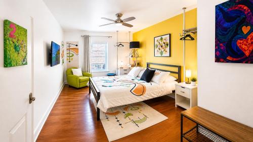 House 5863- Chicago's Premier Bed and Breakfast - Tap to explore photos