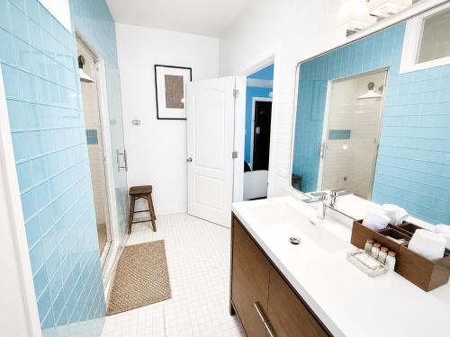 House 5863- Chicago's Premier Bed and Breakfast - image 6