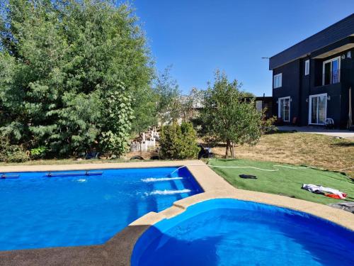 Peldbaseins, Hostal Tour Ñuble (Hostal Tour Nuble) in Pinto