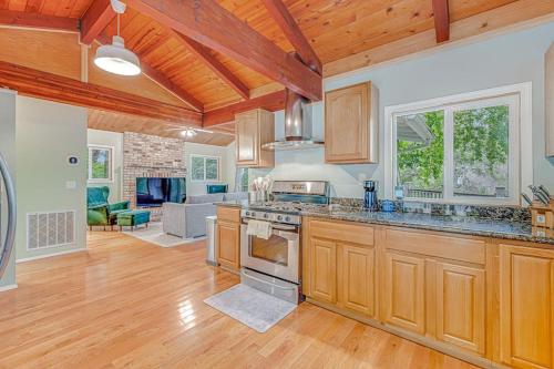 Hacienda in Forestvilla (CA)