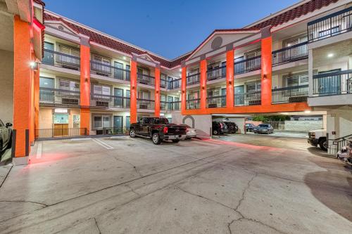 Lyfe Inn & Suites by AGA - Sun Valley — other in 9417 San Fernando Rd, Sun Valley United States, CA 91352