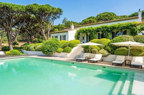 Elegant Villa Bouis with Pool – khách sạn tại Ramatuelle