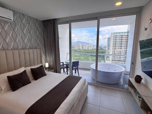 Suite con Jacuzzi y vista al mar piso 13