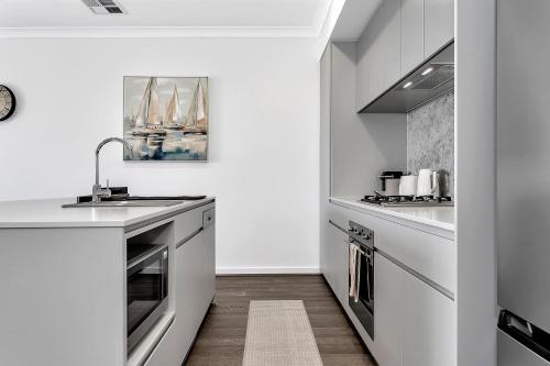 Faciliteiten, Harbourside Haven | Panoramic Views, Wi-Fi, Beachside Location, Luxury in Port Adelaide