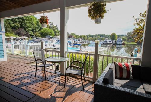 Home w/Year Round Pool & Hot Tub Fire Pit Clubhouse & Marina - main image