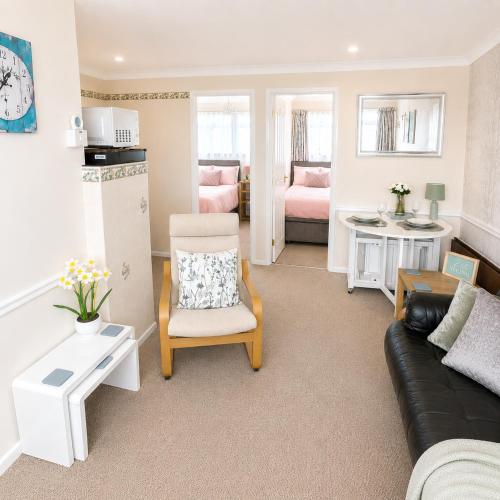Belle Aire Beach Retreat at Hemsby with FREE WIFI Bed linen included Freely tvs in bedrooms and FREE - Great Yarmouth