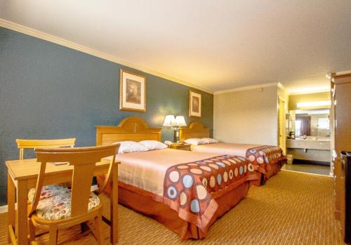 Super 8 by Wyndham Covington - image 8