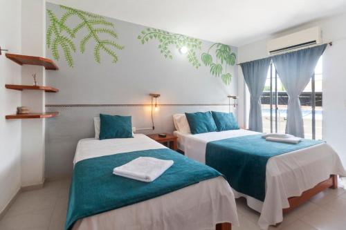 1 double bed, 1 twin bed