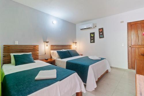 1 double bed, 1 twin bed