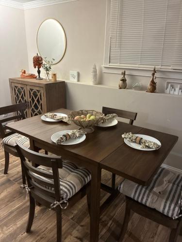 Sleeps 5 Private Entrance Free Parking Near Atlanta World Cup Ready in Lawrenceville (Georgia)