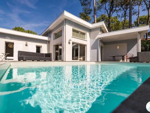 Villa familiale avec piscine - 10 pers. - FR-1-877-21