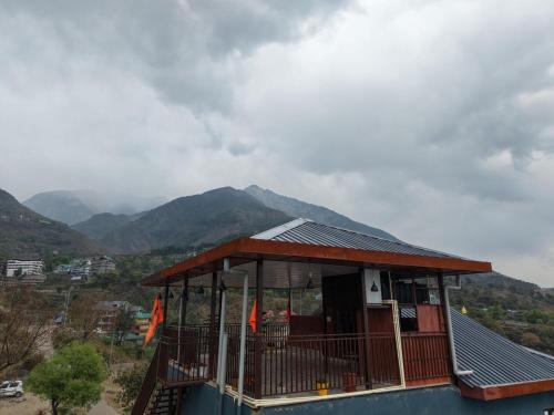 Balkons/terase, Sukoon Inn by Bharmouri Home Stay in Kharota