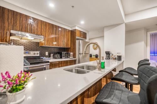 Elegant appartement de deux chambres stationnement souterrain gratuit in Montreal
