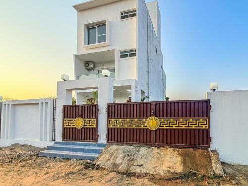 Blue Dolphin Beach House - A Unit of Chola Resort Developer - Maduranthakam