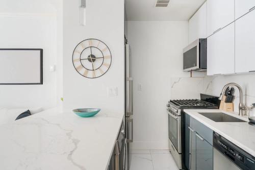 1597 New York Apt - image 5