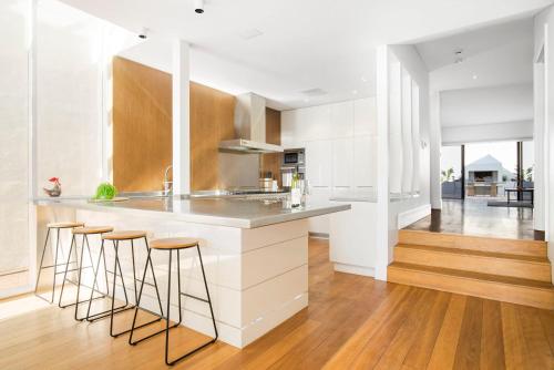 Spectacular Panoramic Oceanview House in Seacliff in Seacliff